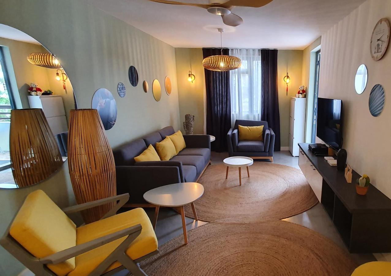 Les Cerisiers - Exclusive Beach Residence - 3 Bedroom Modern Apartment, Flic En Flac Exterior photo